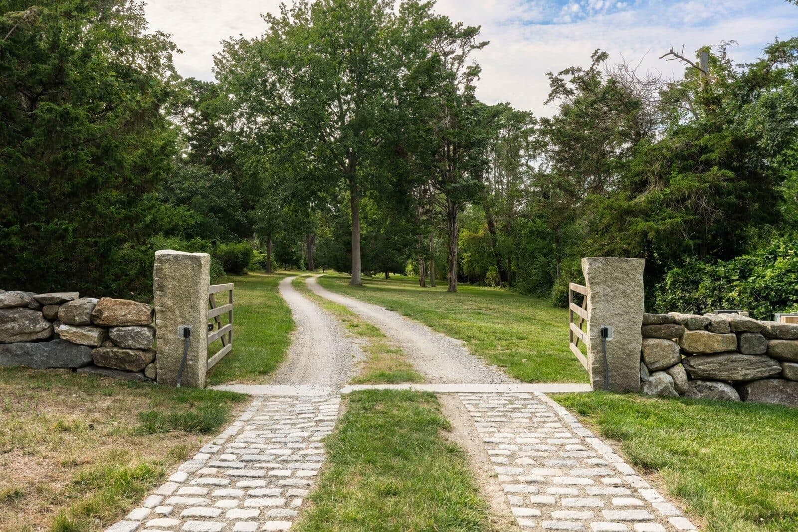 102 Sesuit Neck Road — photo 3
