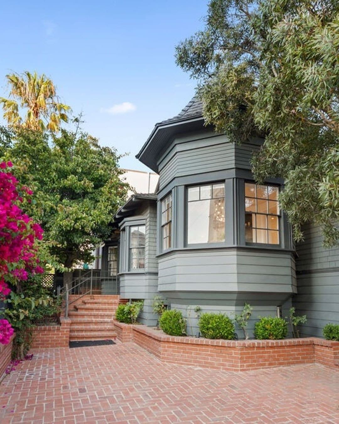 12 Rose Avenue — photo 4