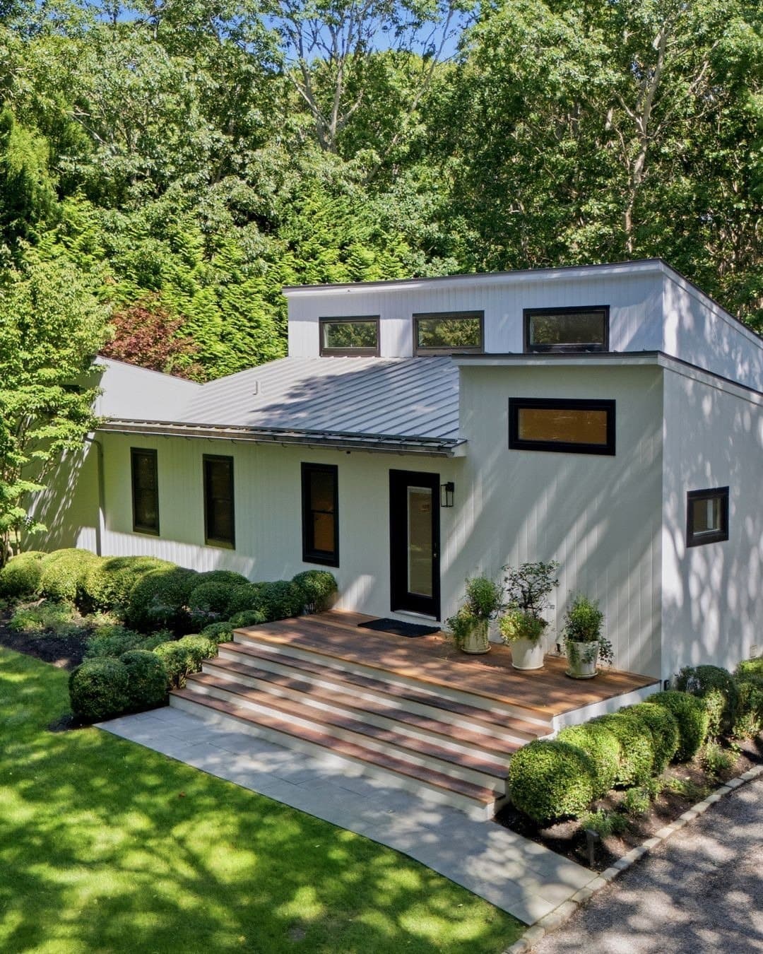 12 Surrey Court — photo 1