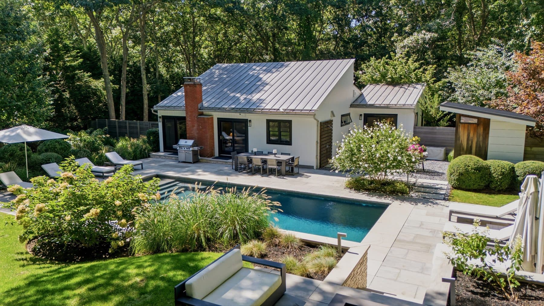 12 Surrey Court — photo 1