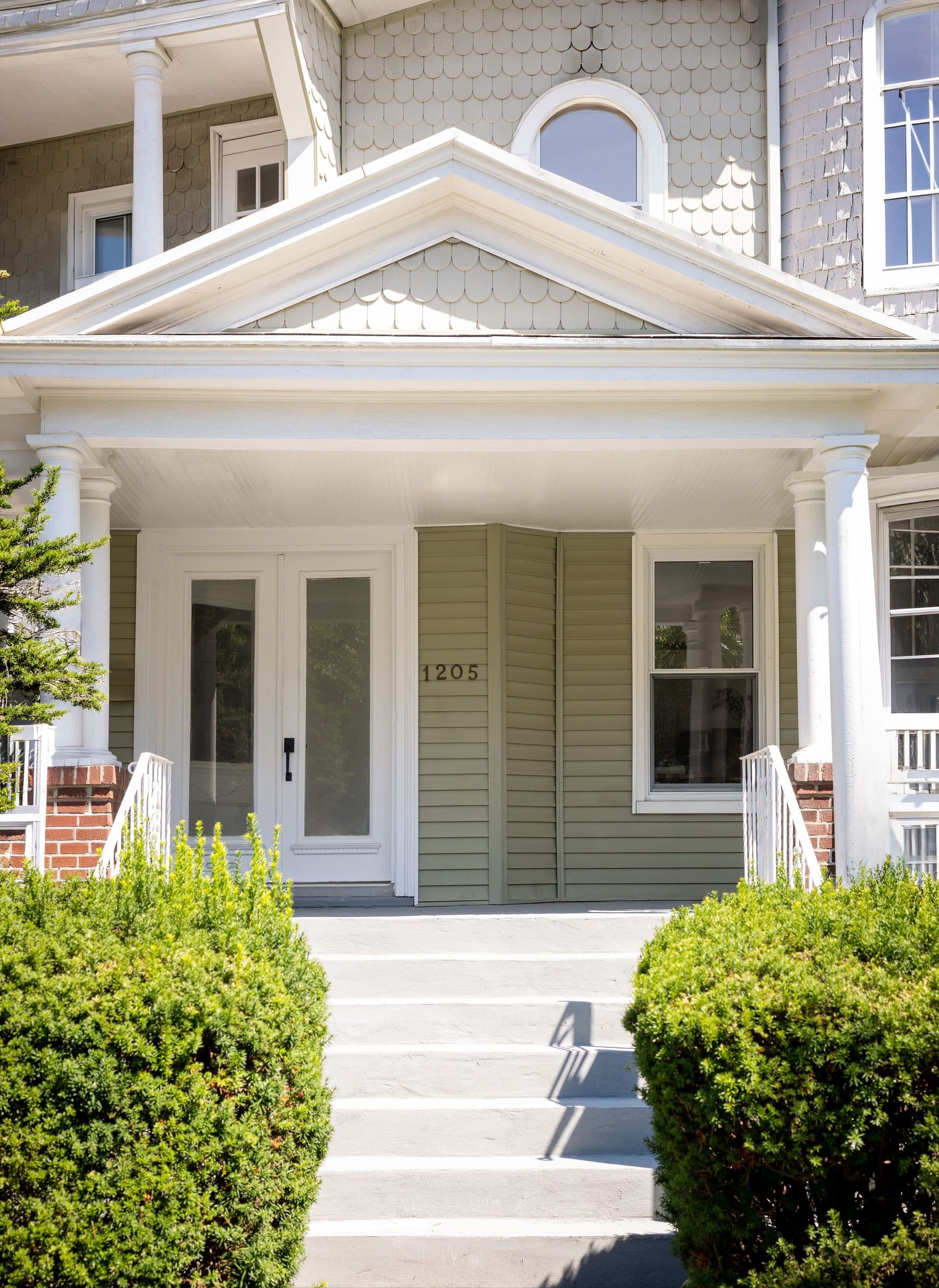 1205 Beverley Road — photo 4