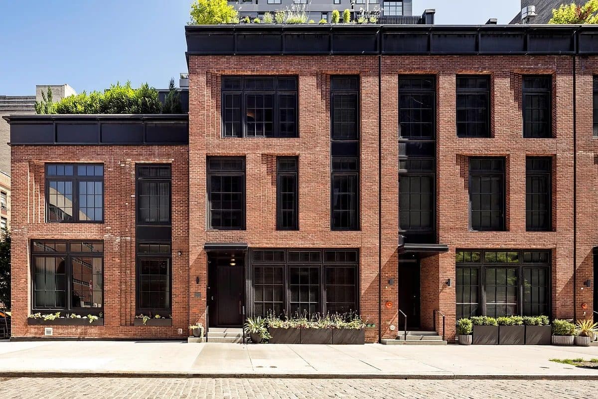 121 Leroy Street — photo 1