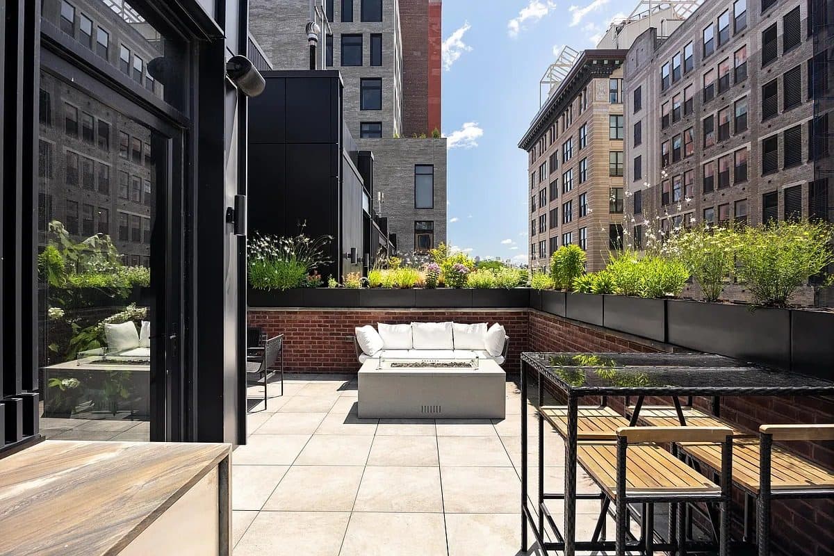121 Leroy Street — photo 23