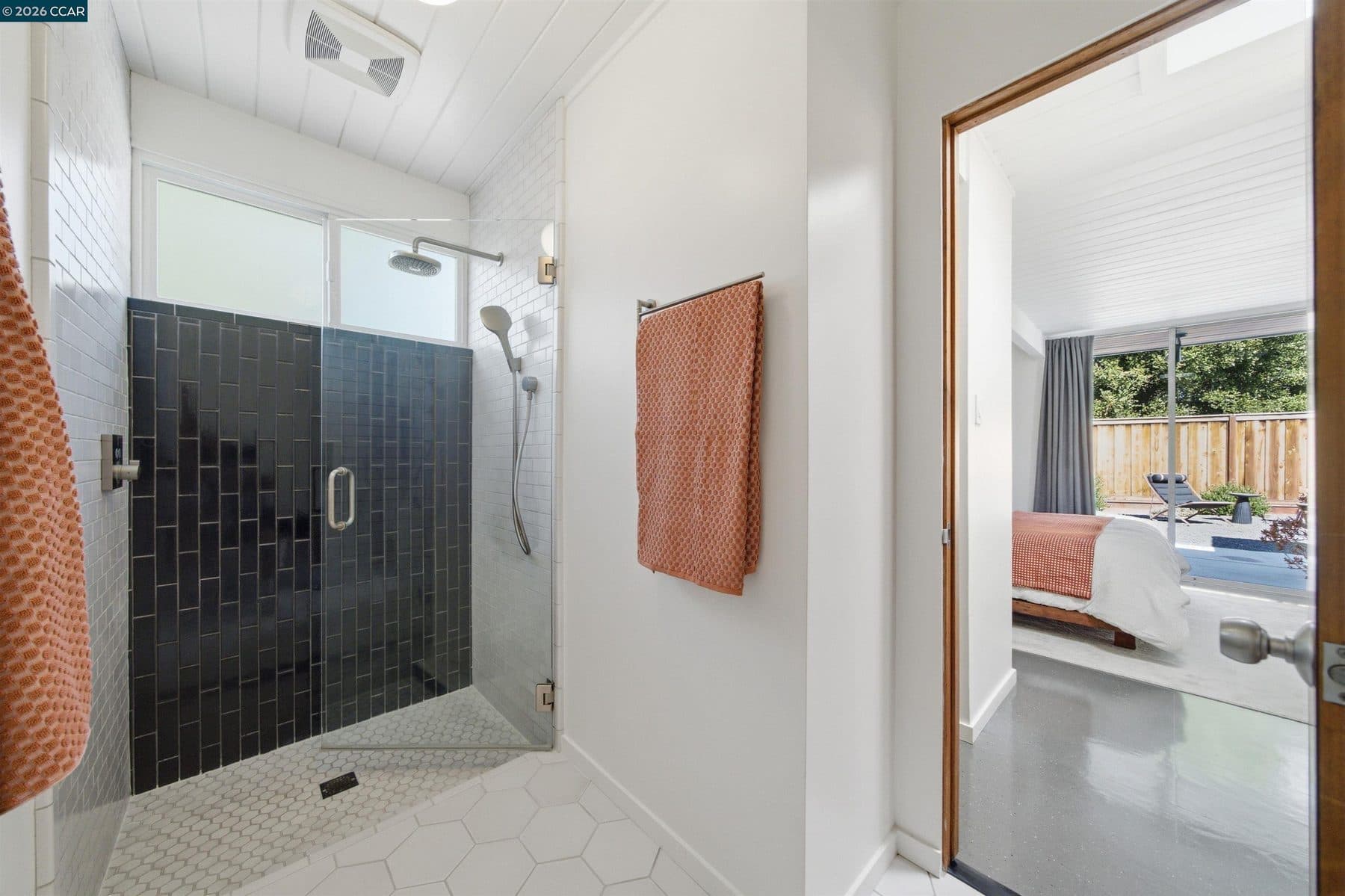 1279 Lancashire Drive — photo 40