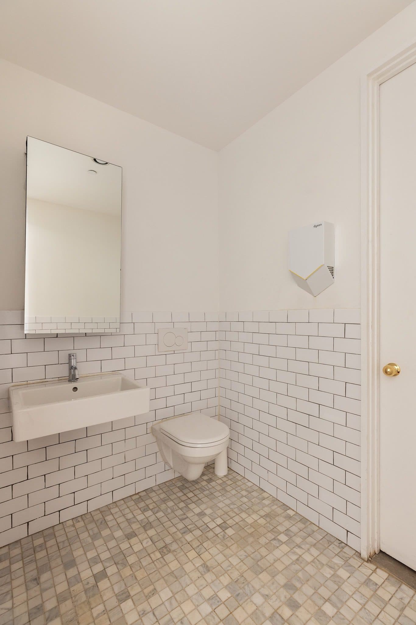 136 Baxter Street — photo 8