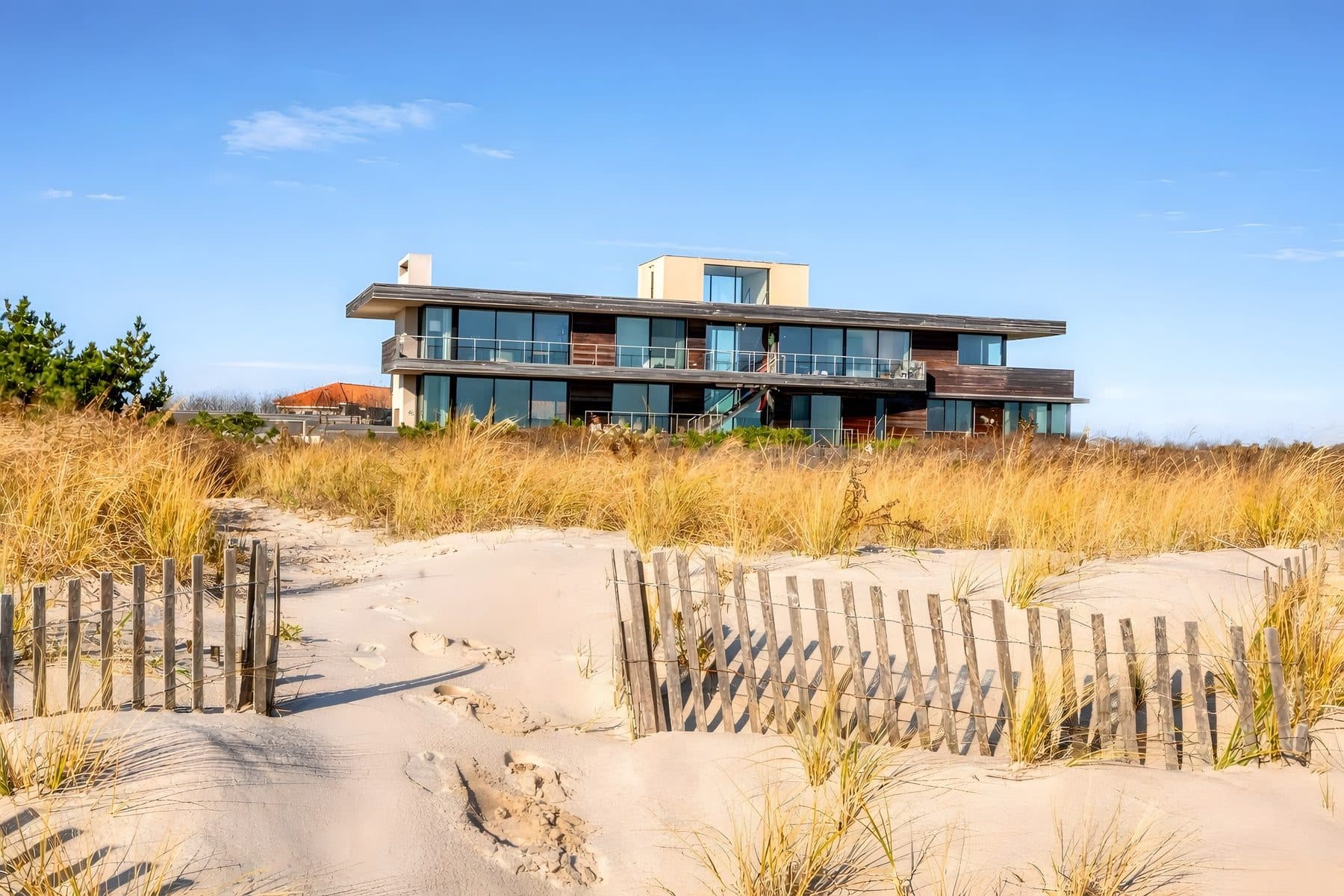 15 Dune Road — photo 37