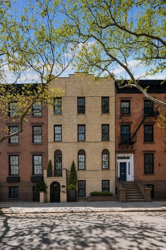 166 Pacific Street — photo 1