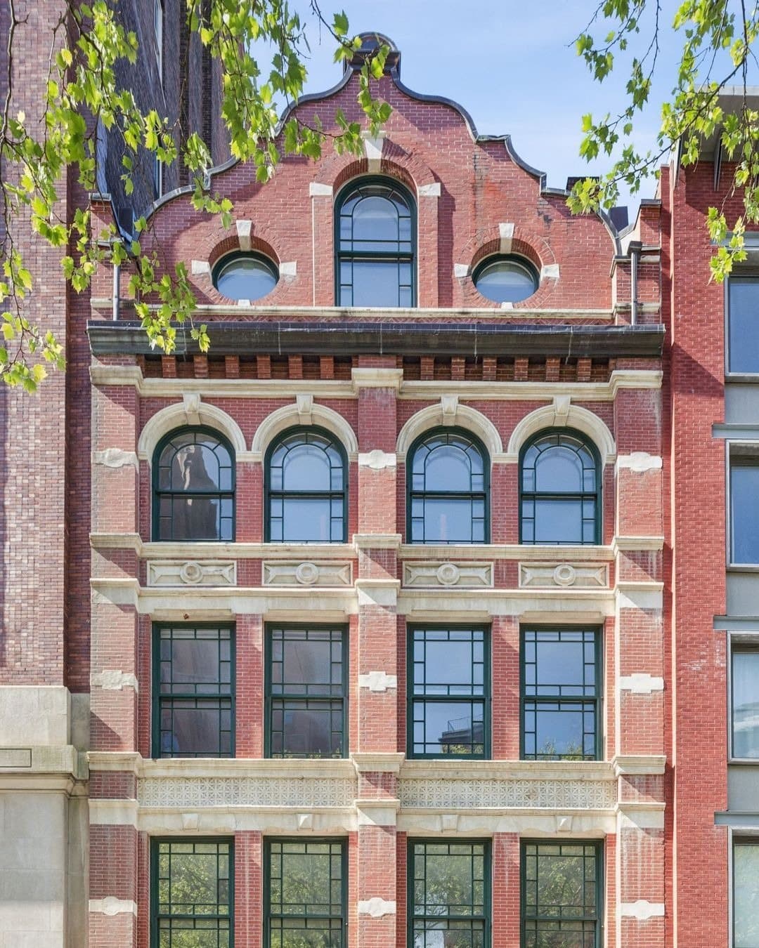 168 Duane Street