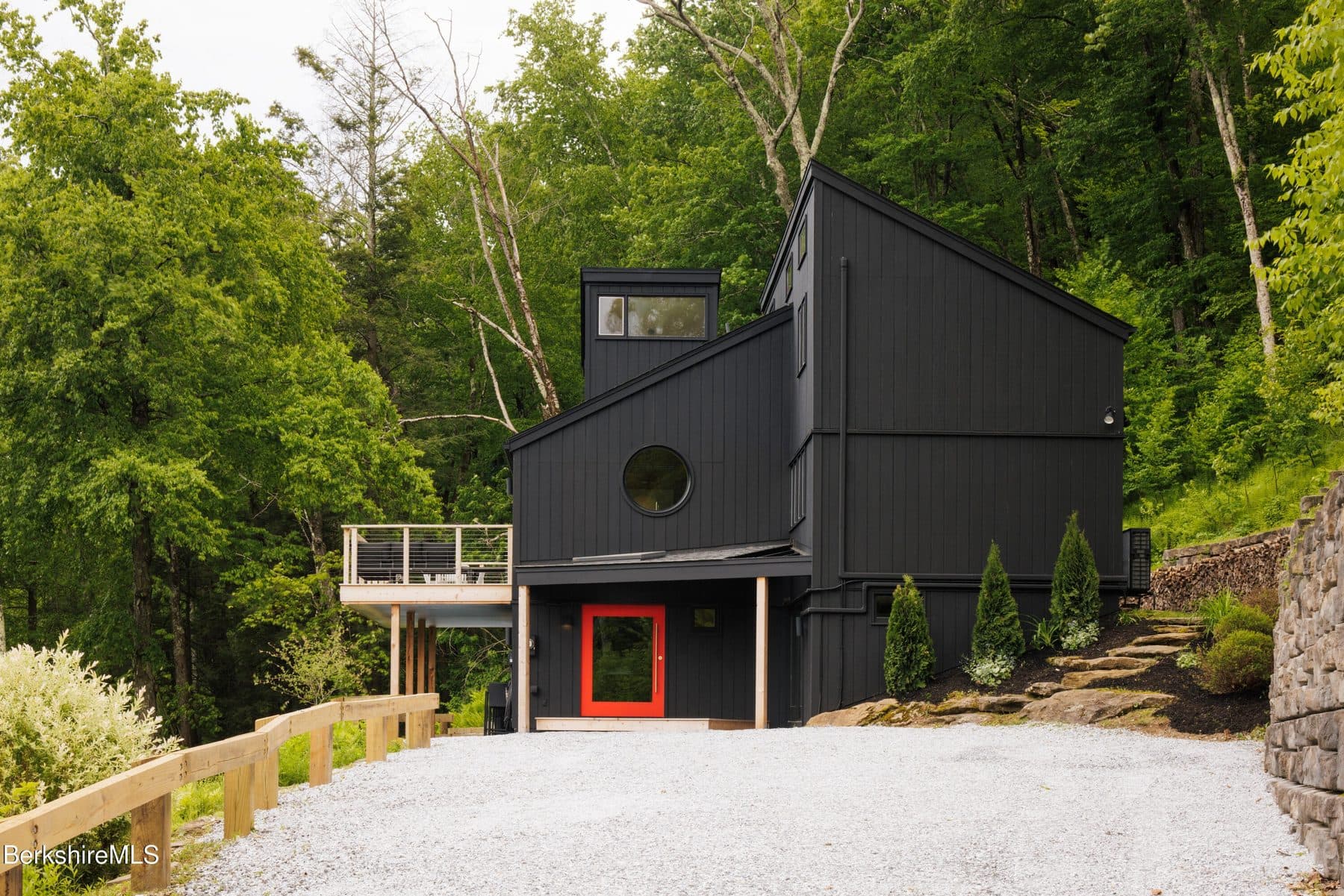 18 Hilltop Road — photo 4