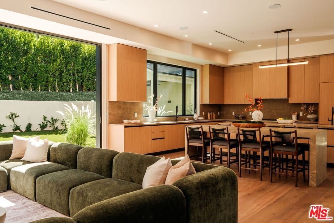 18100 Karen Drive — photo 8