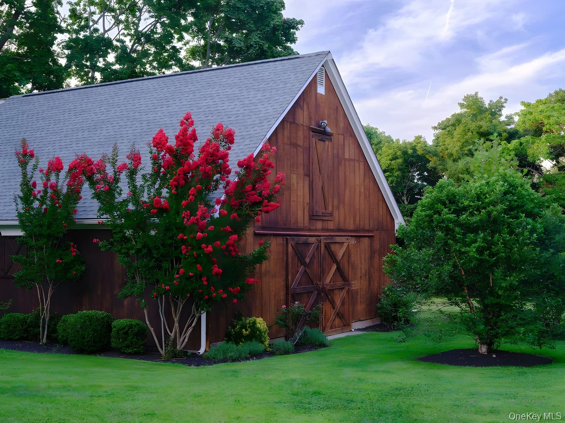 184 Phillips Lane — photo 4