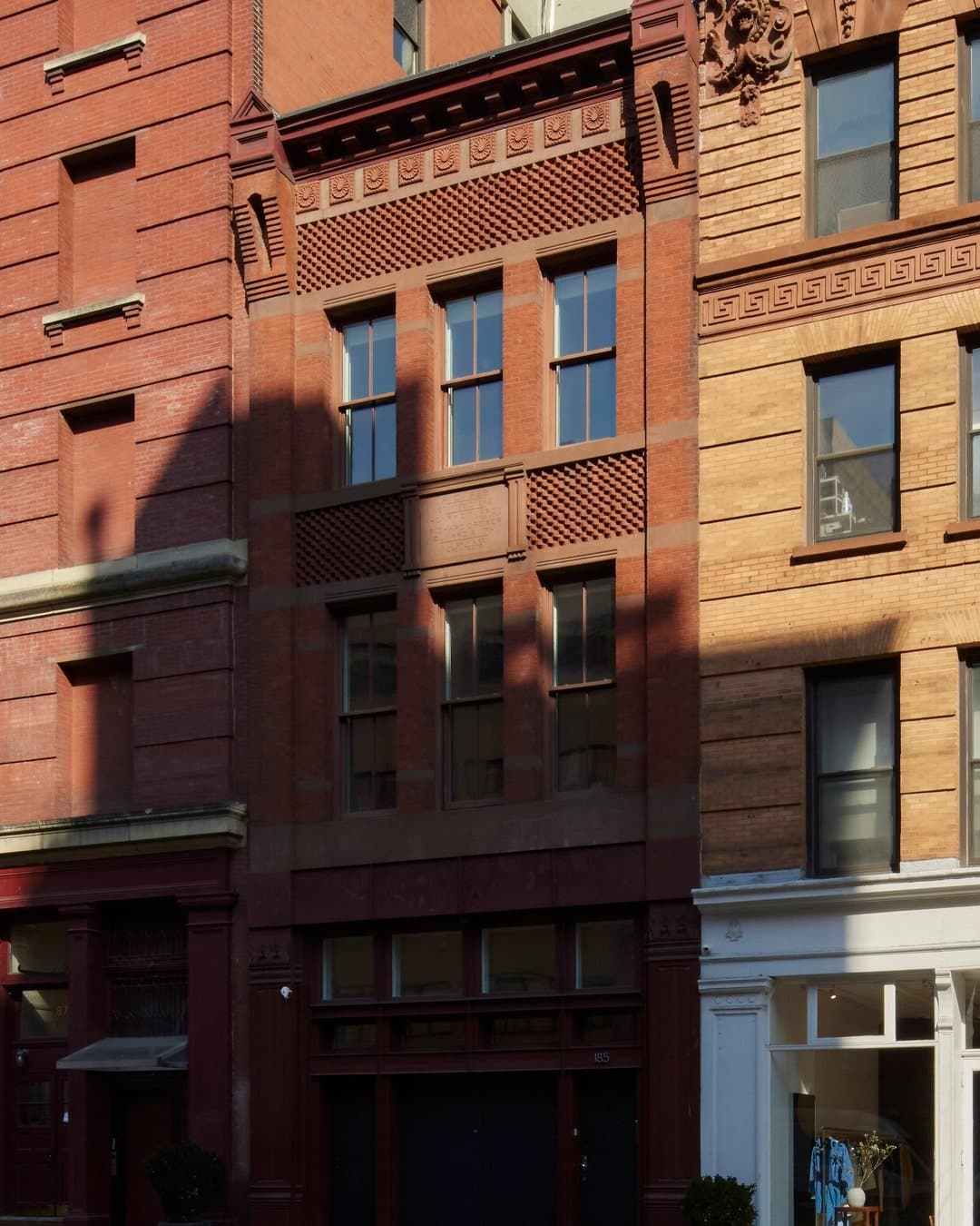 185 Lafayette Street — photo 2