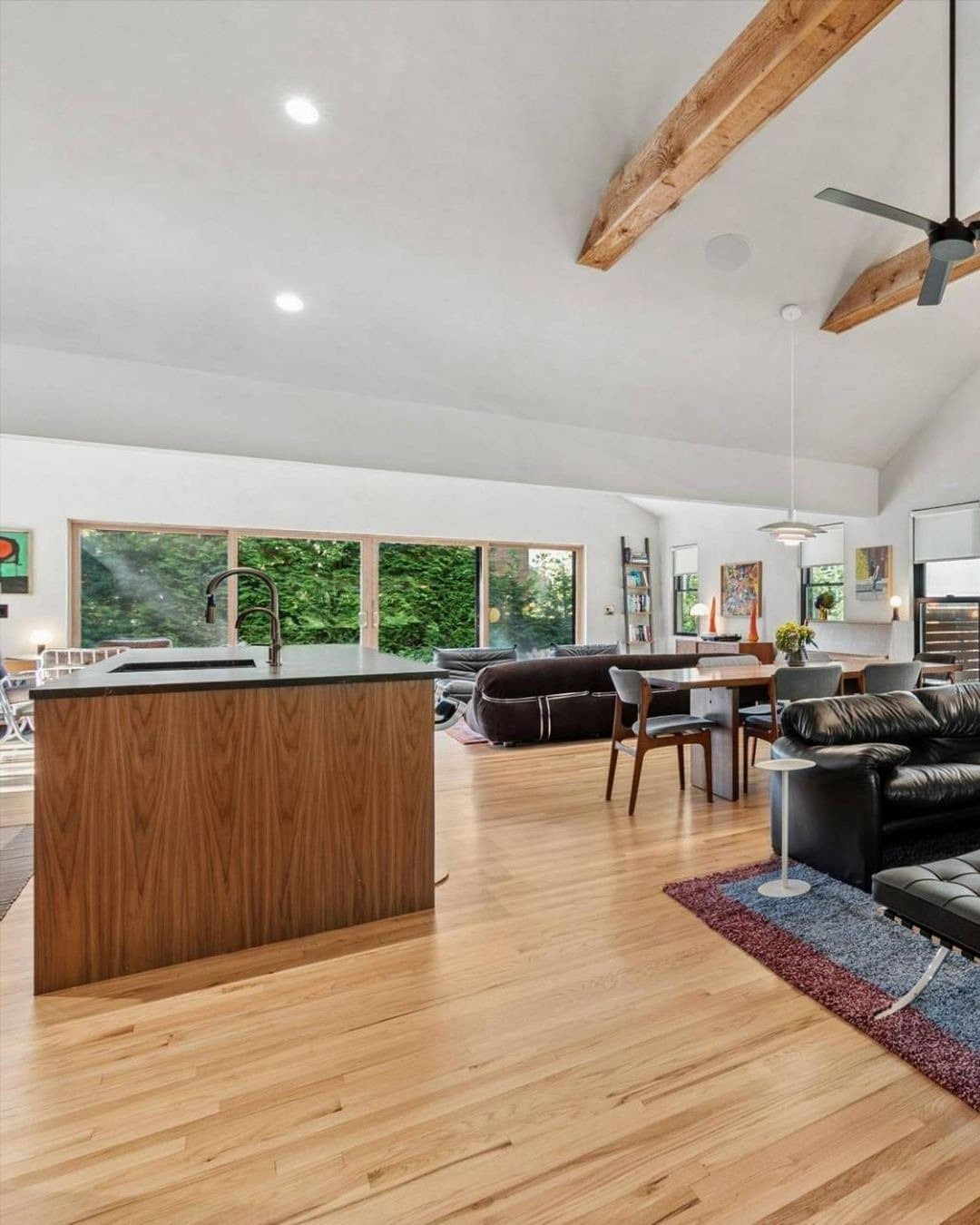 2 Locust Drive — photo 2