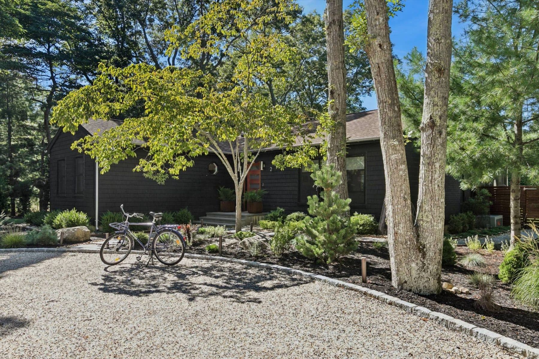 2 Locust Drive — photo 4