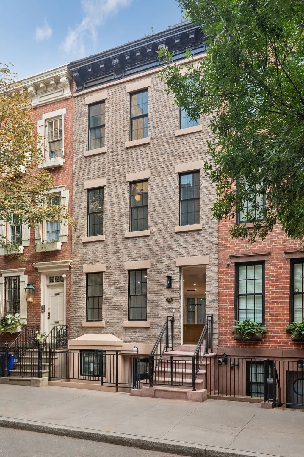201 West Houston Street — photo 1