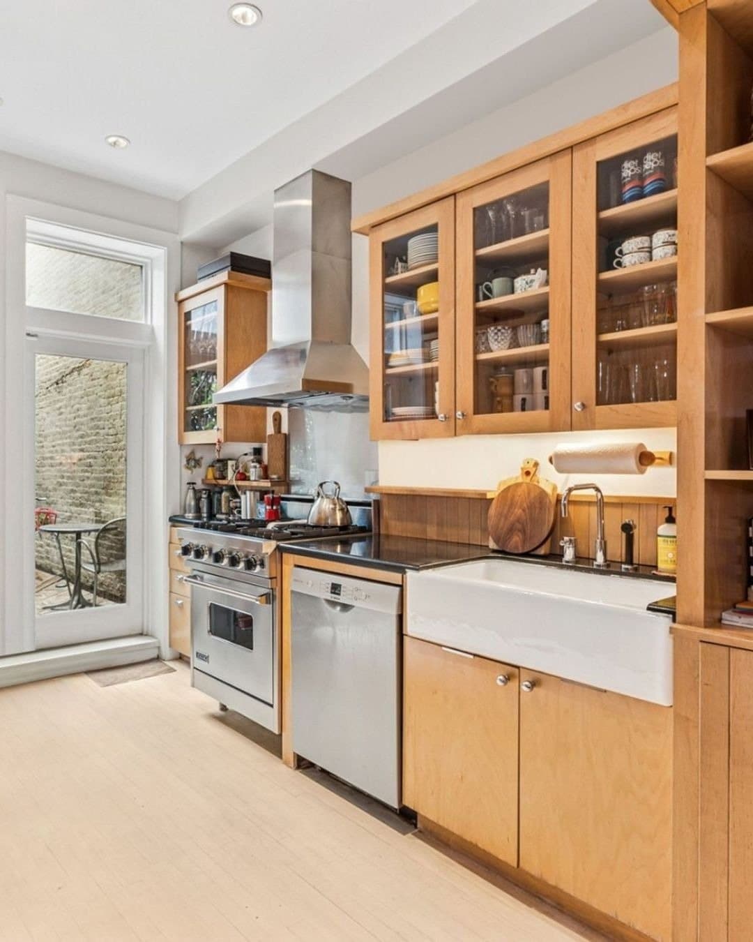 207 East 31st Street — photo 3