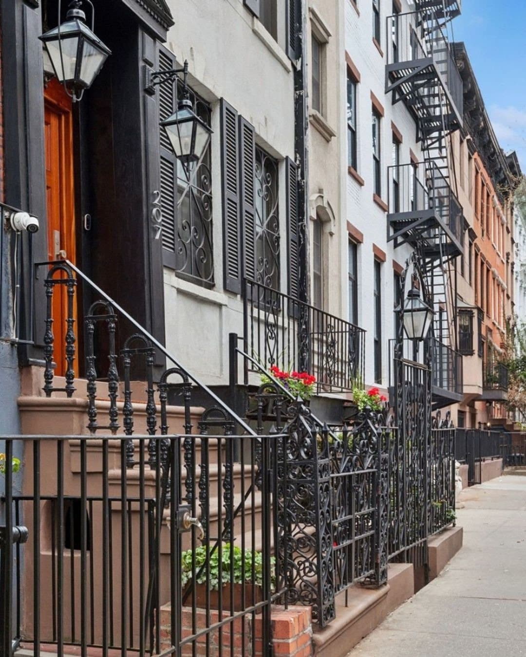 207 East 31st Street — photo 7