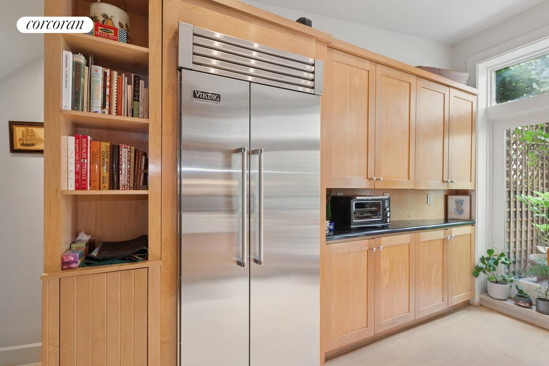 207 East 31st Street — photo 8