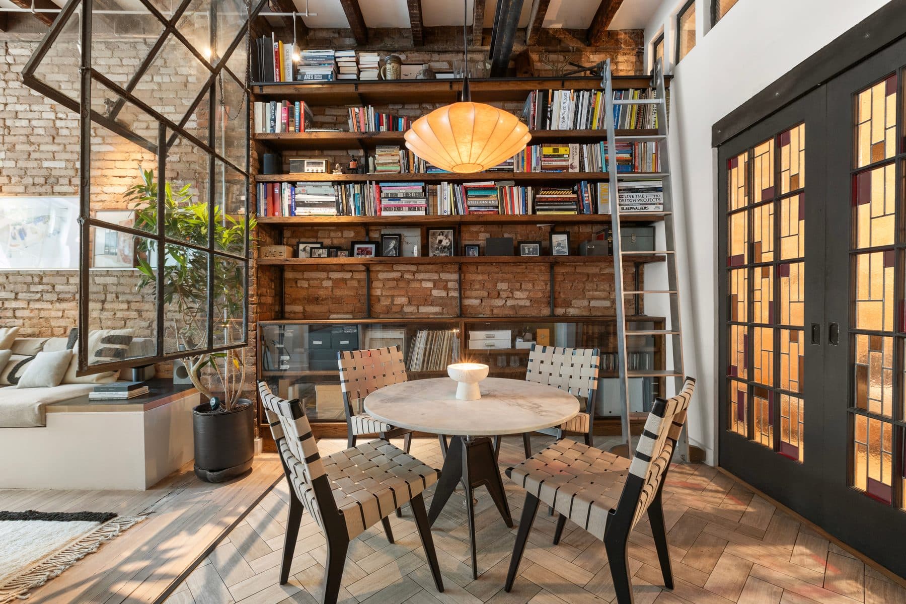 21 Bleecker Street — photo 2