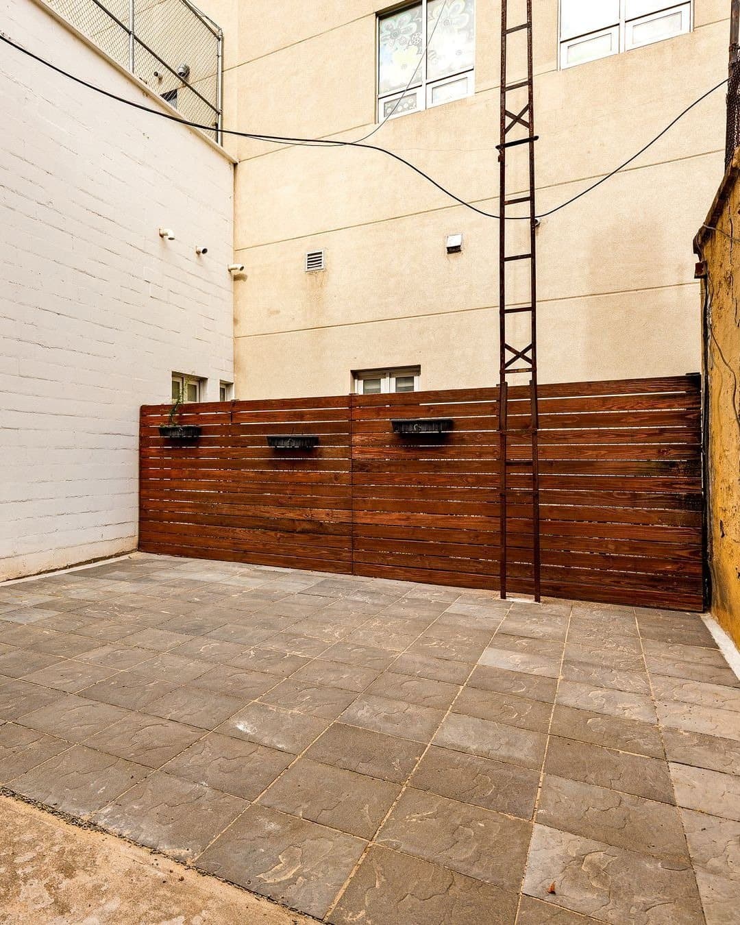 210 Hoyt Street — photo 8