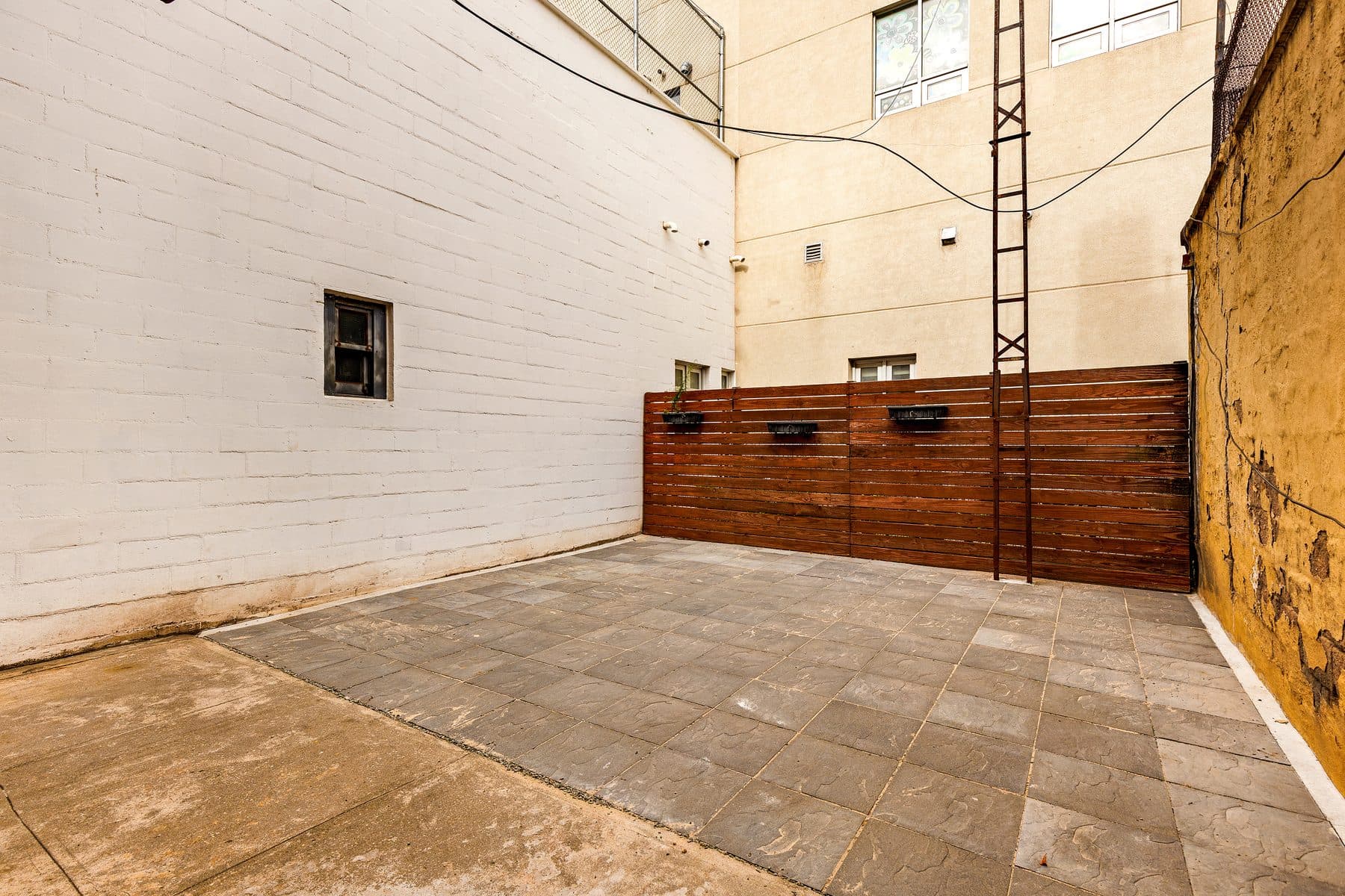 210 Hoyt Street — photo 6