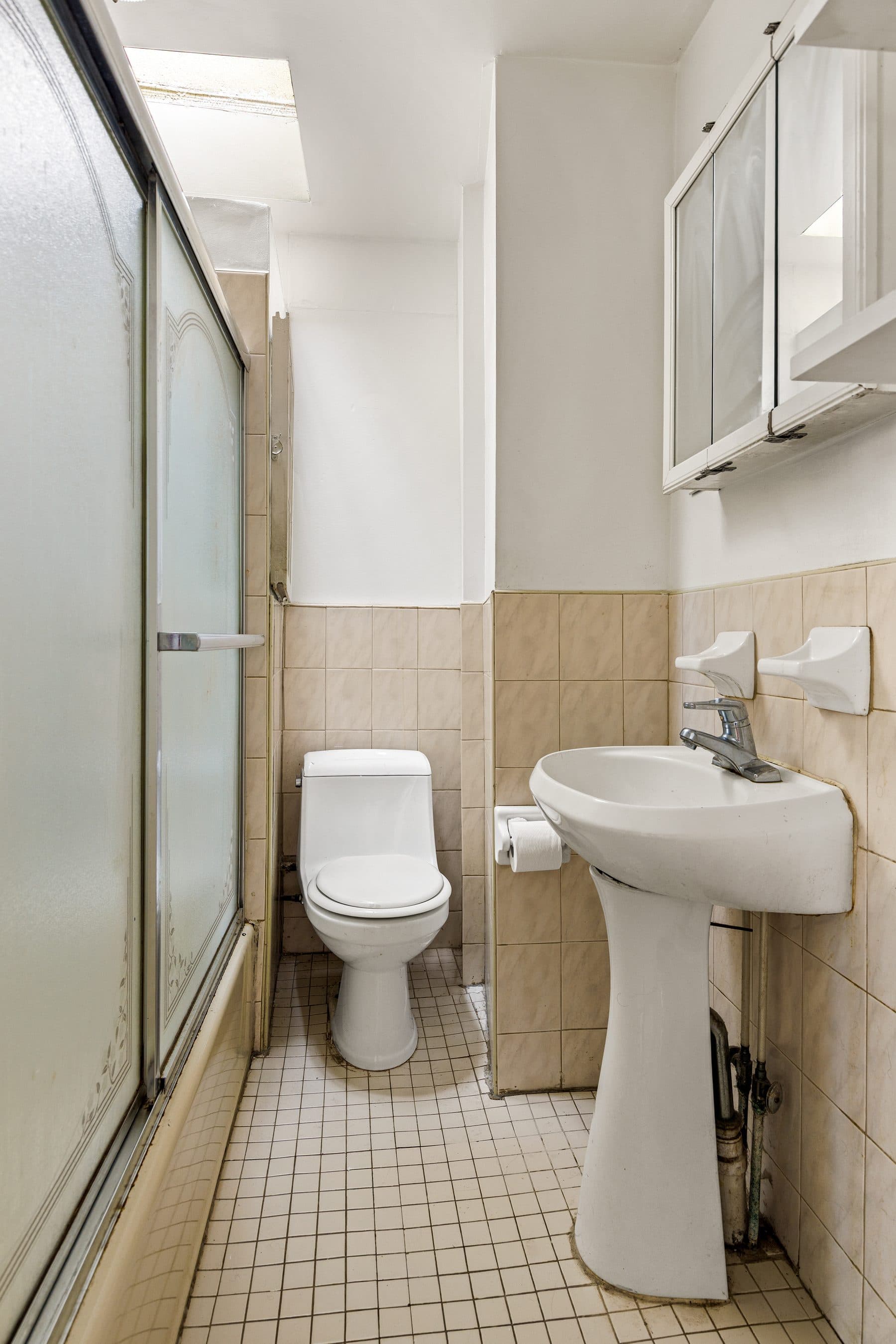 210 Hoyt Street — photo 11