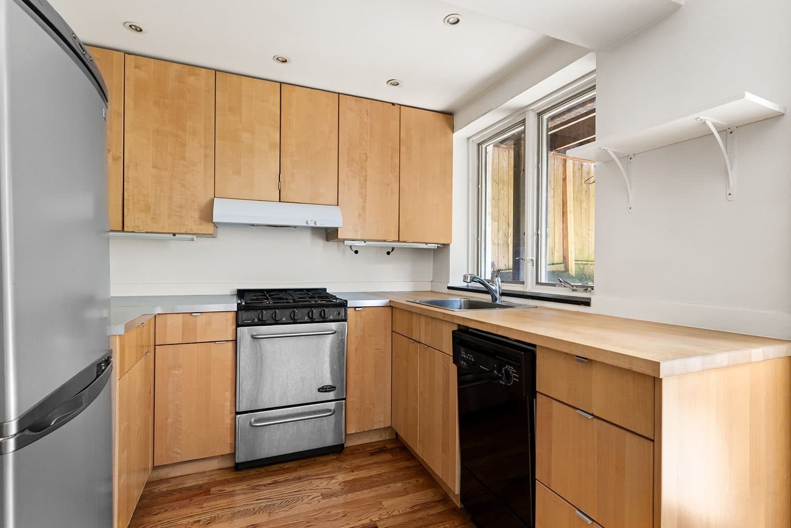 219 Carlton Avenue — photo 13