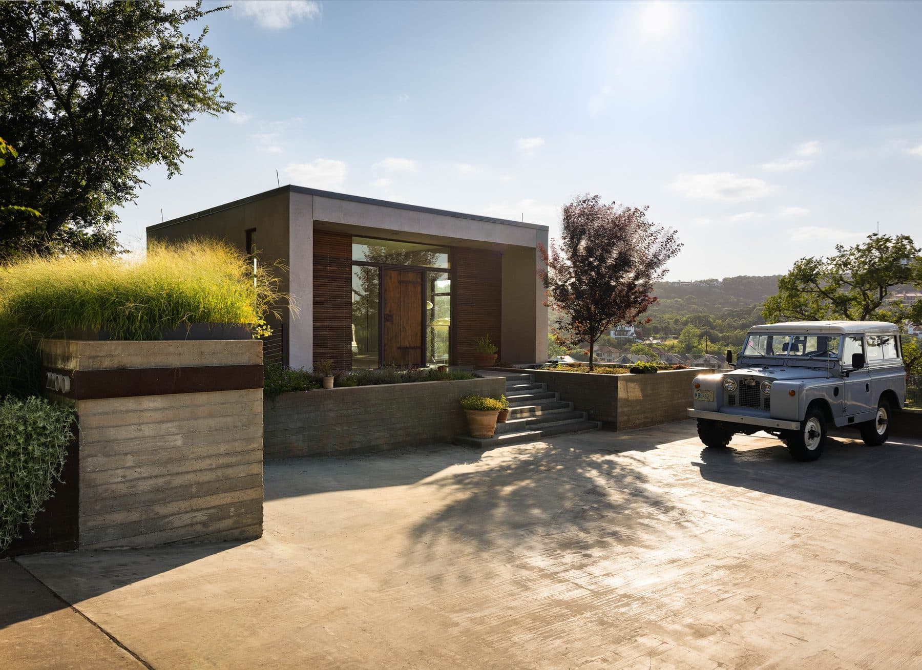 2200 Scenic Drive — photo 1