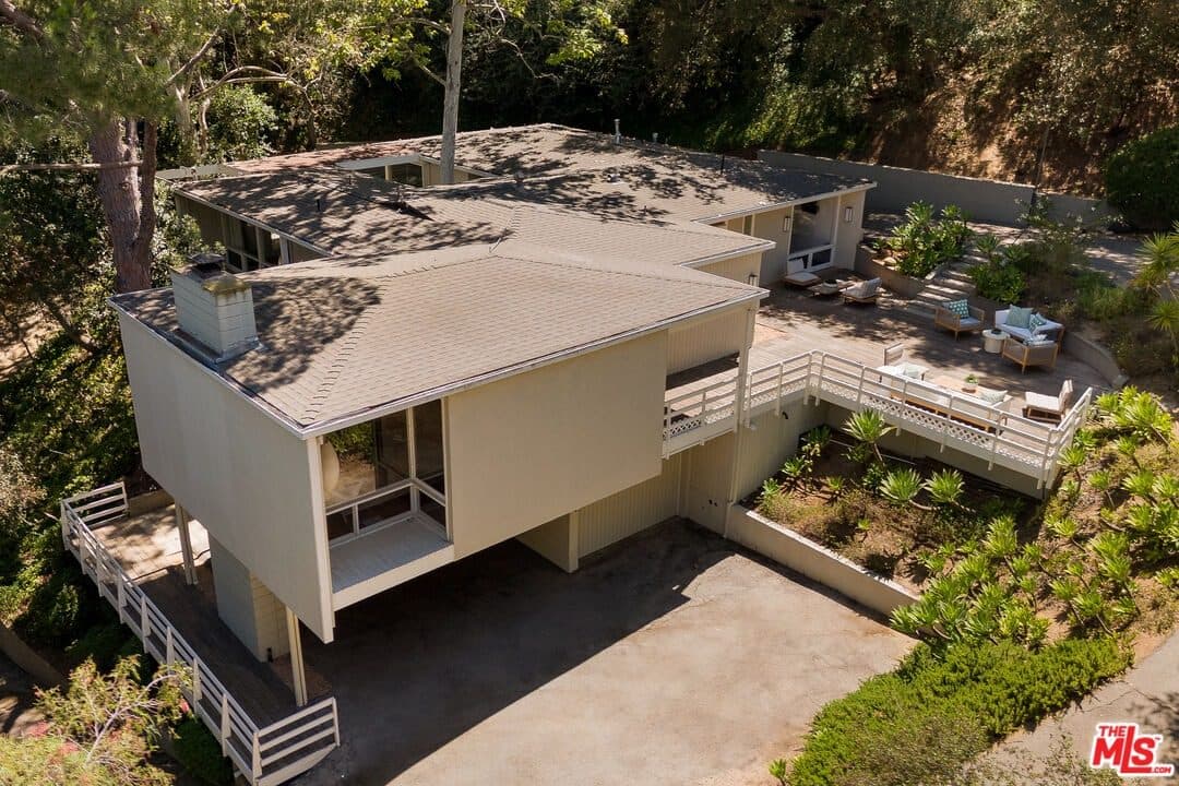2275 Bowmont Drive — photo 4