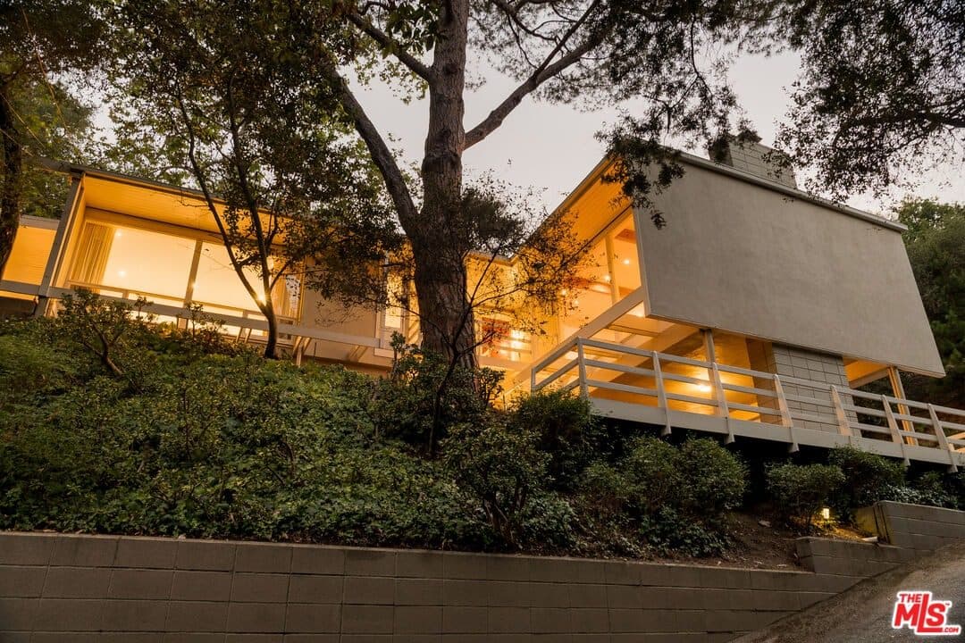 2275 Bowmont Drive — photo 10