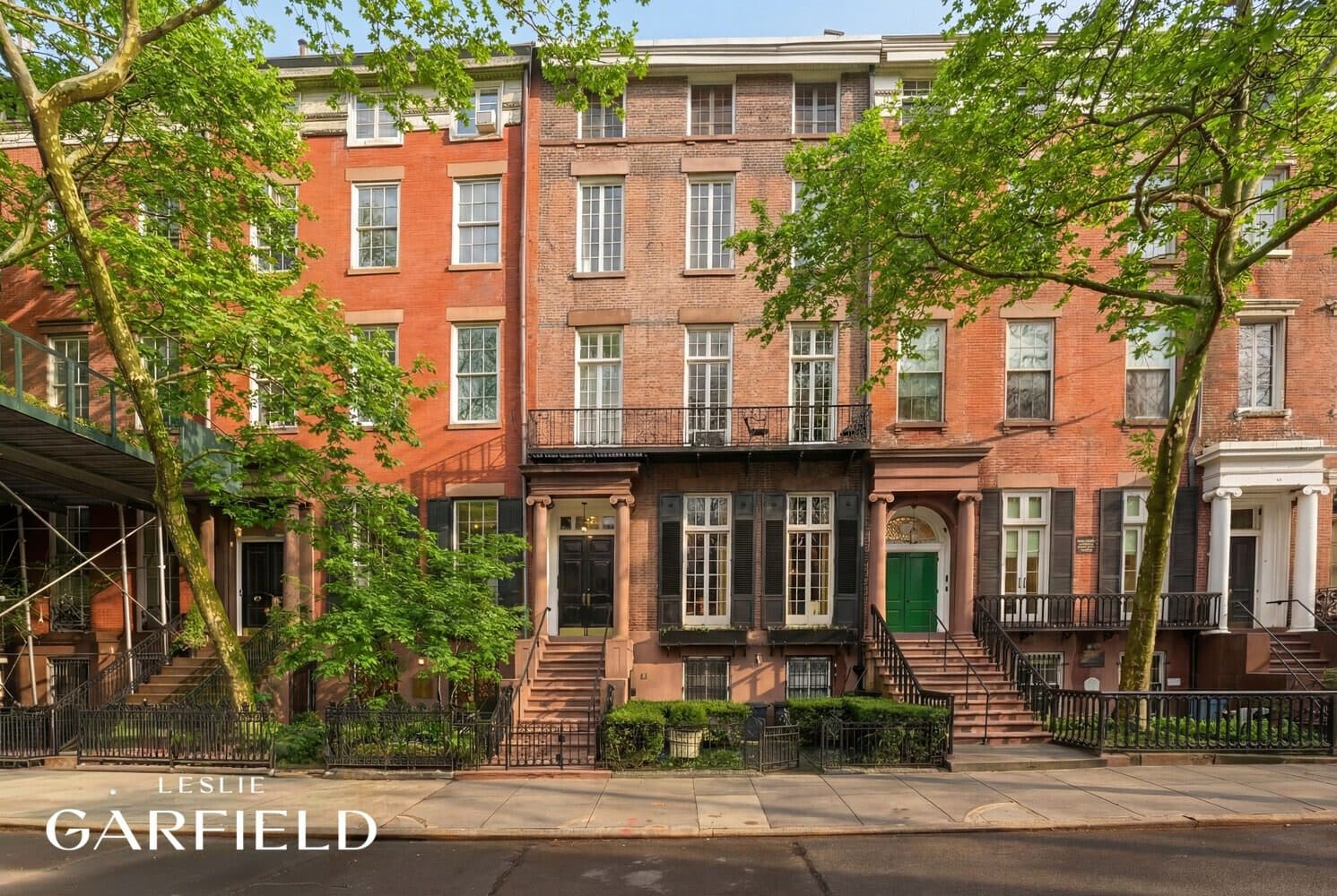 23 Washington Square North — photo 1