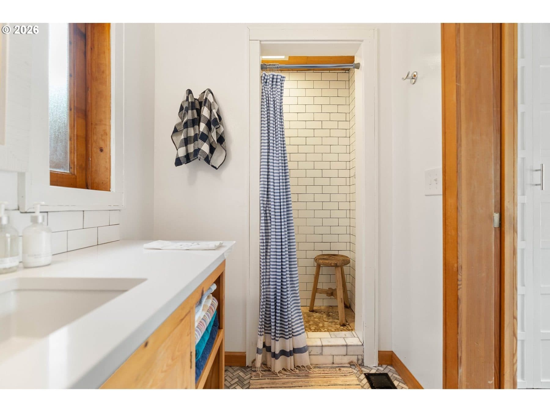 240 West 6th Street — photo 18