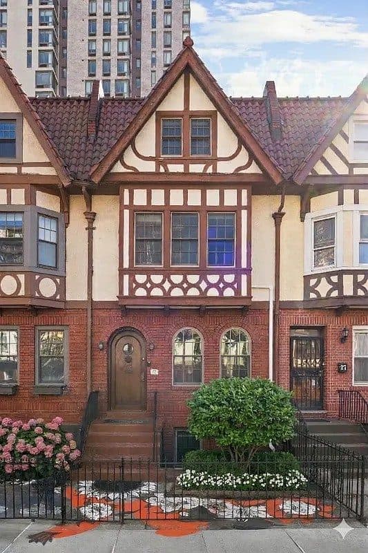 25 Chester Court — photo 1