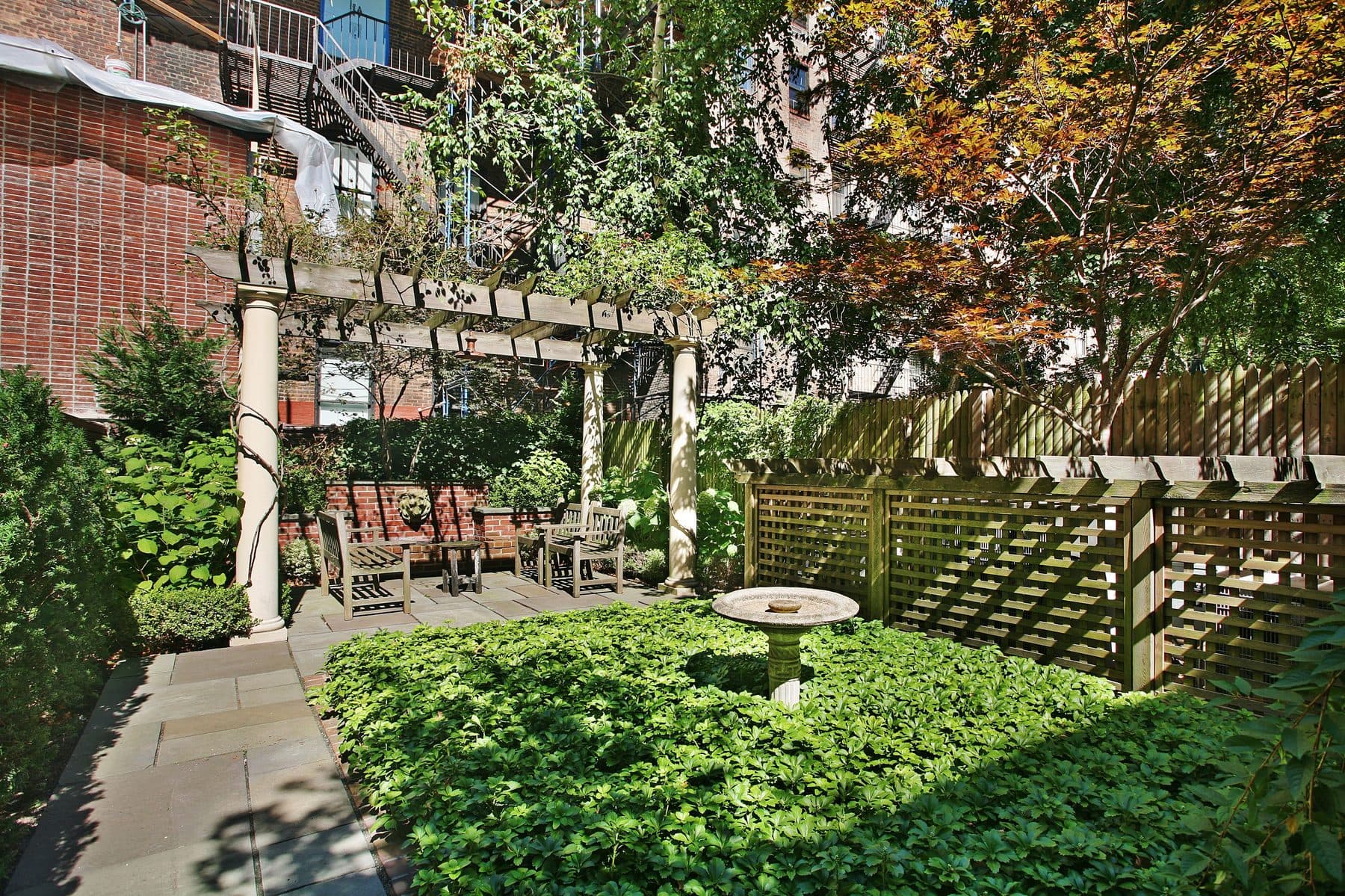 25 Vandam Street — photo 8