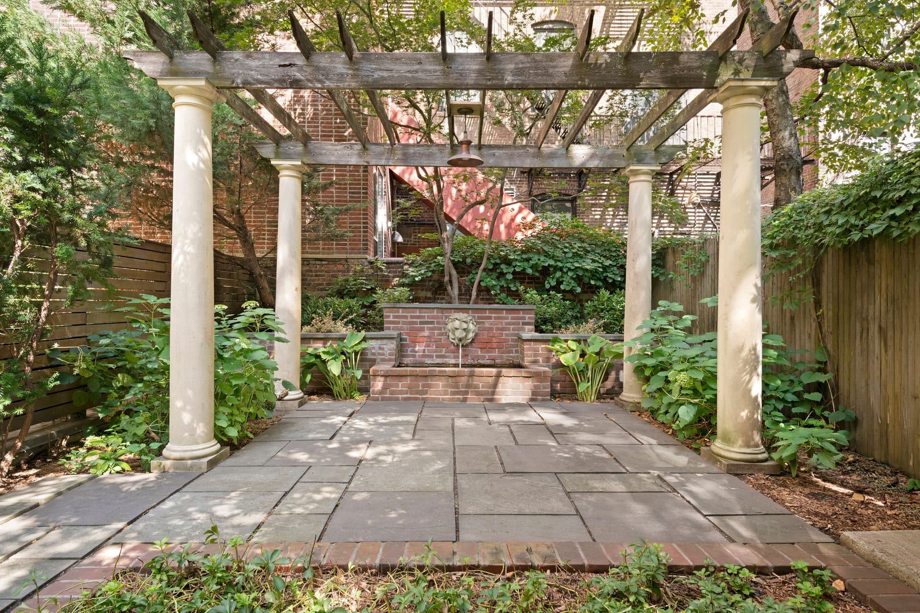 25 Vandam Street — photo 9