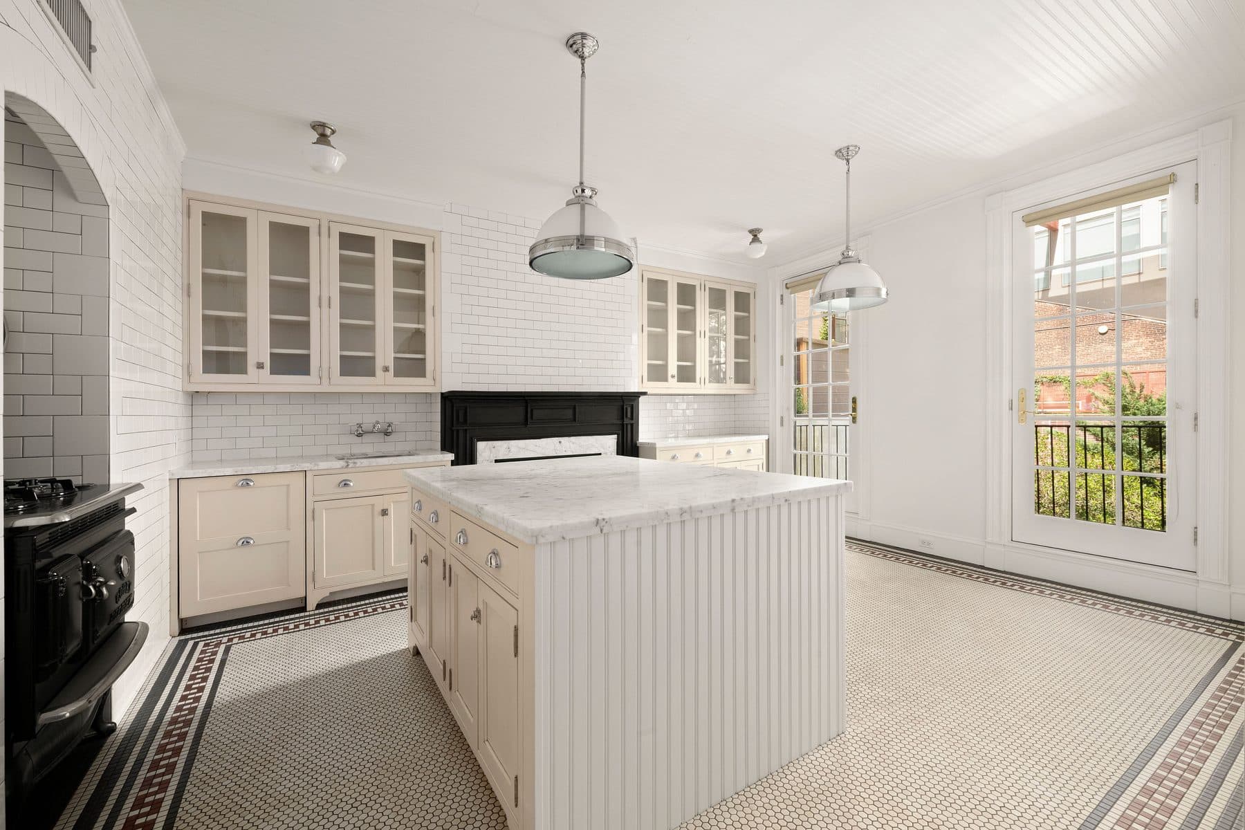 25 Vandam Street — photo 11