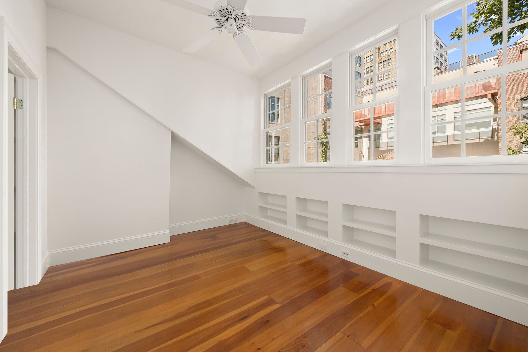 25 Vandam Street — photo 20