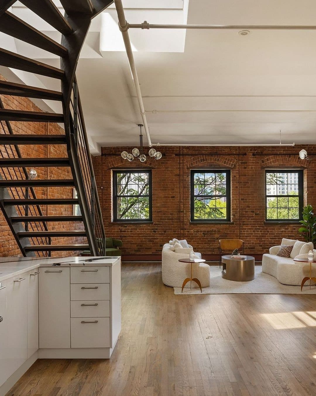 272 Water Street — photo 1