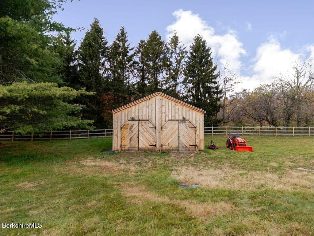 302 A Egremont Plain Road — photo 57