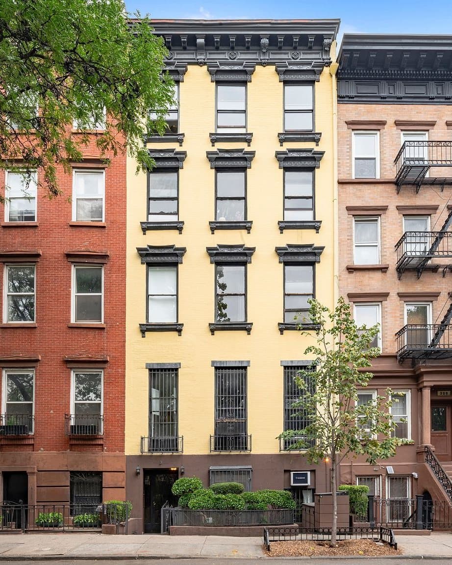 307 East 10th Street — photo 1