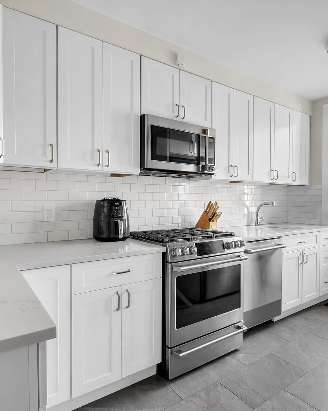 307 East 10th Street — photo 6