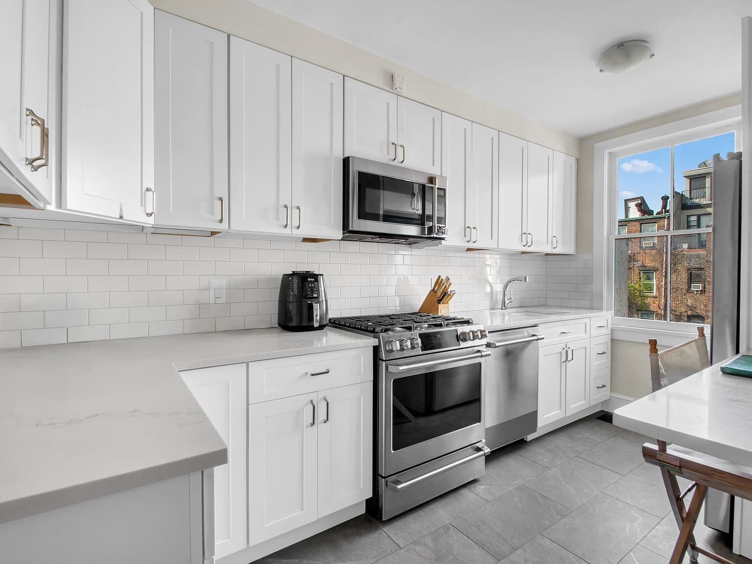307 East 10th Street — photo 9