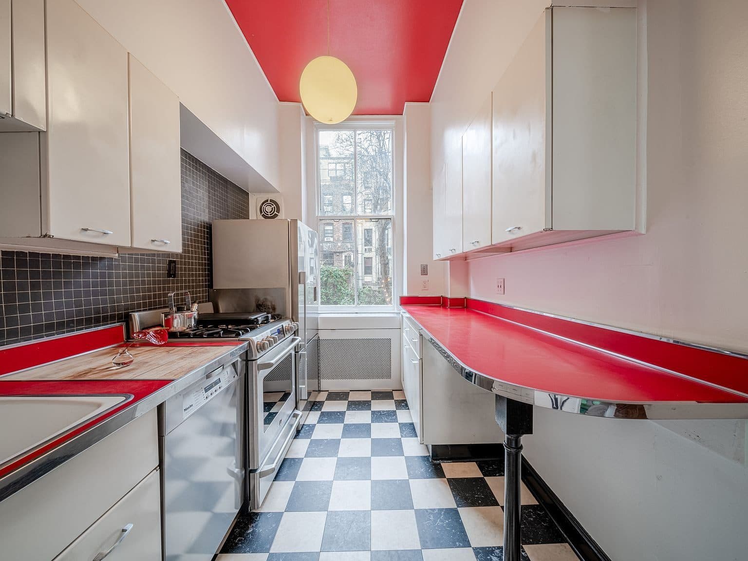 307 East 10th Street — photo 10