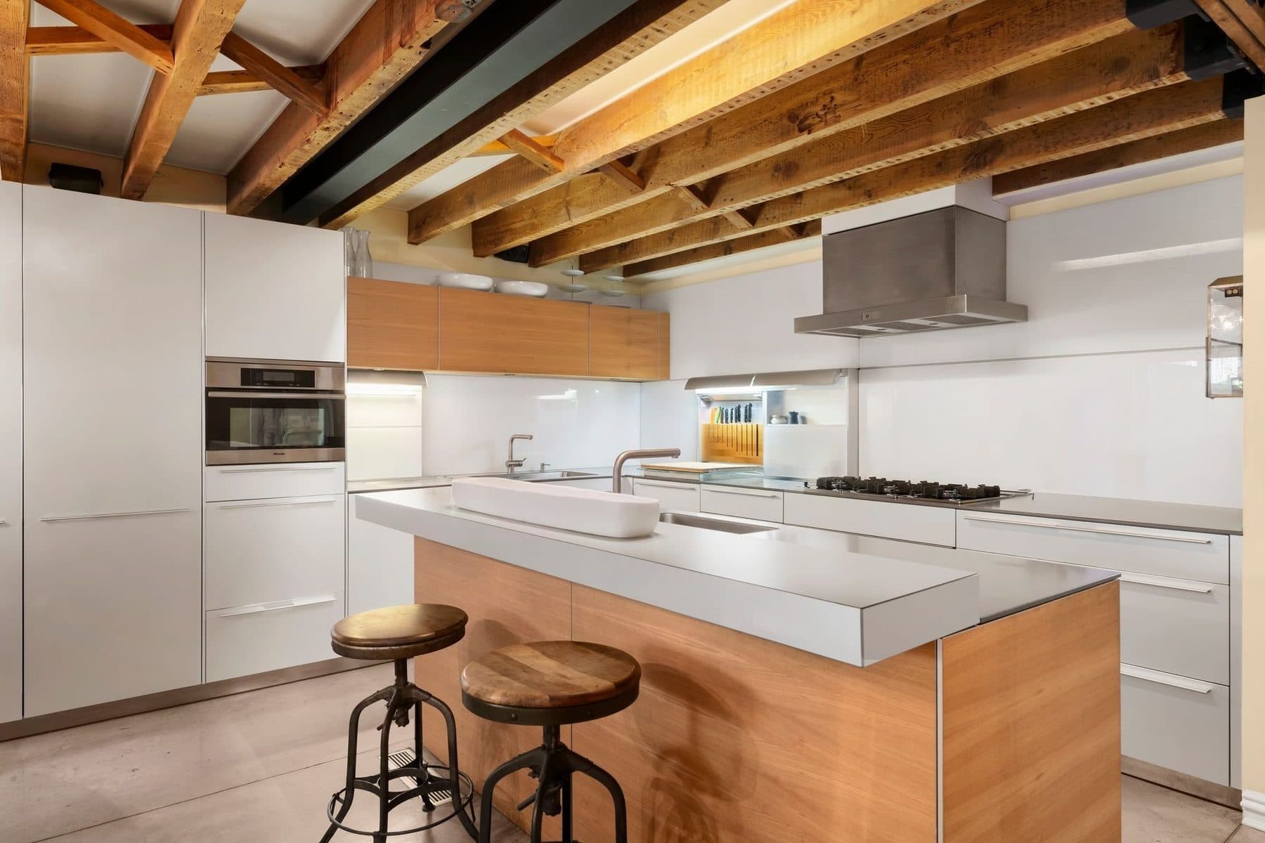 323 East 18th Street — photo 10