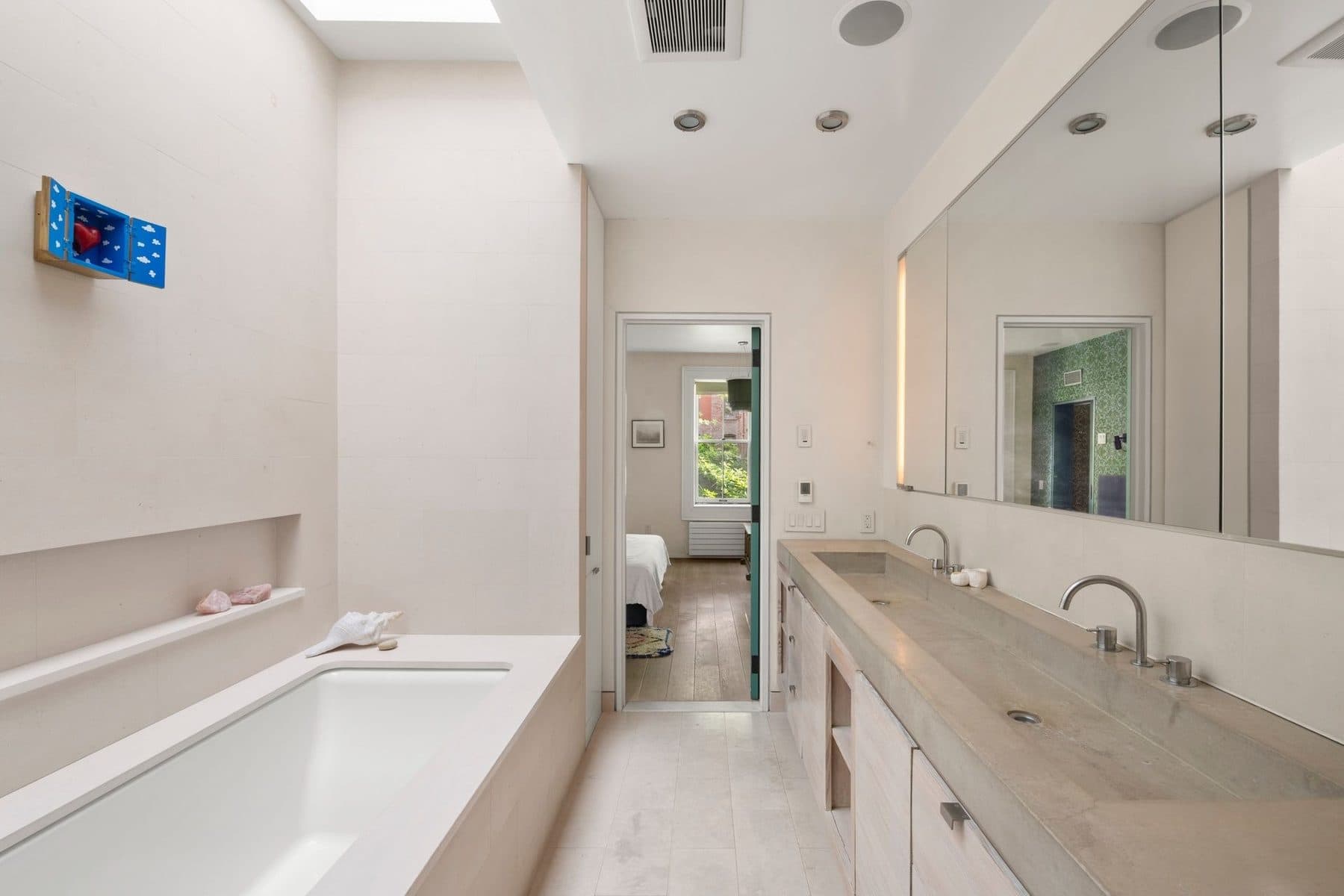 323 East 18th Street — photo 15