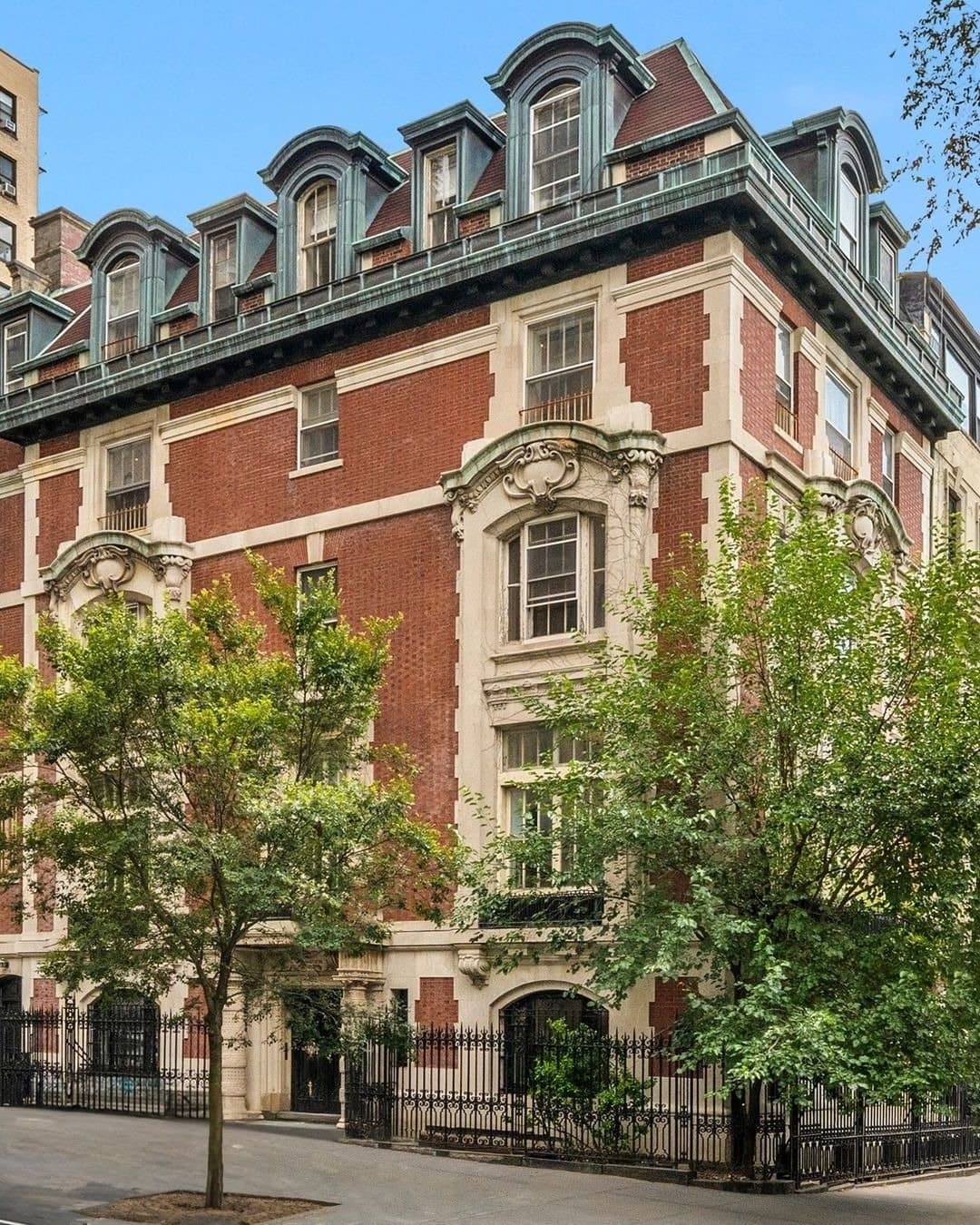 337 Riverside Drive — photo 1