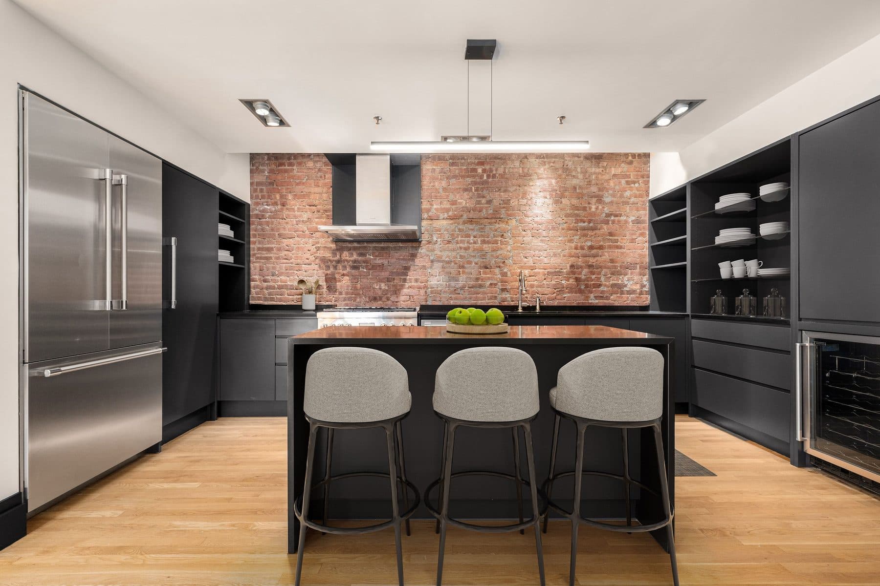 345 West Broadway — photo 8