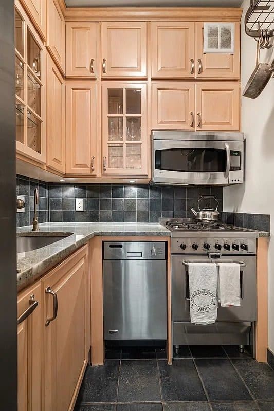 349 West 21st Street #C — photo 3