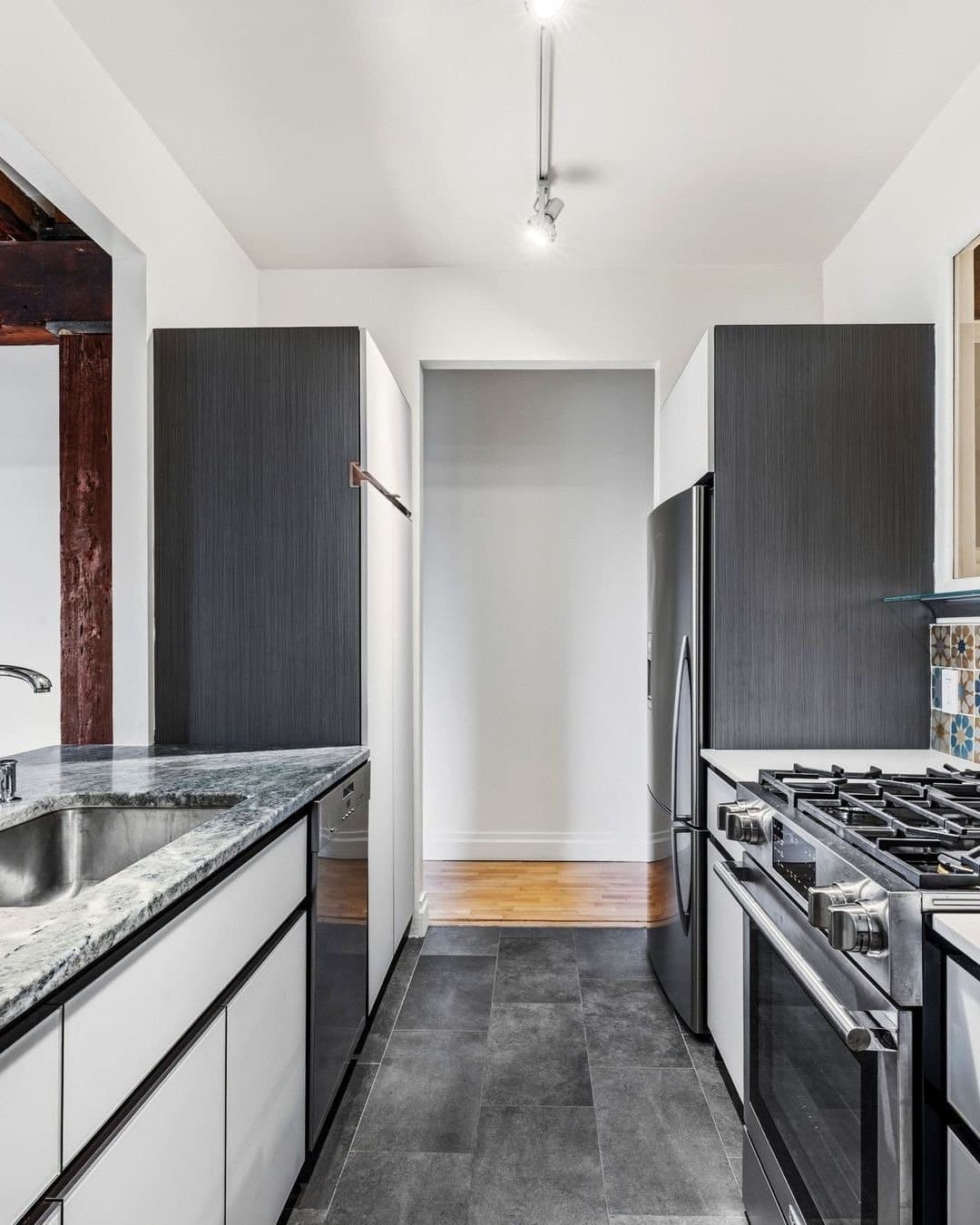 35 Bethune Street — photo 5