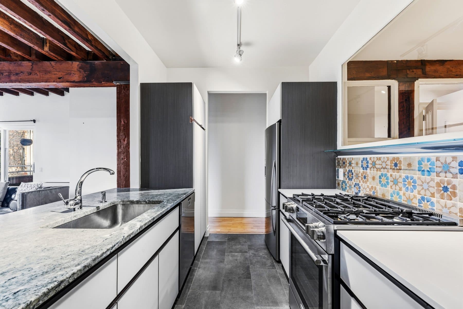 35 Bethune Street — photo 3